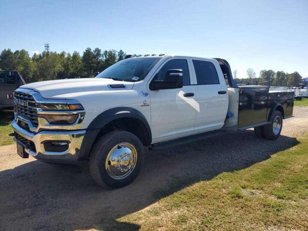 New 2025 Ram 4500 Chassis Cab 4500 TRADESMAN CHASSIS CREW CAB 4X4 84' CA Pickup