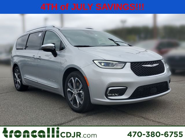2026 Chrysler Pacifica Pinnacle's photo