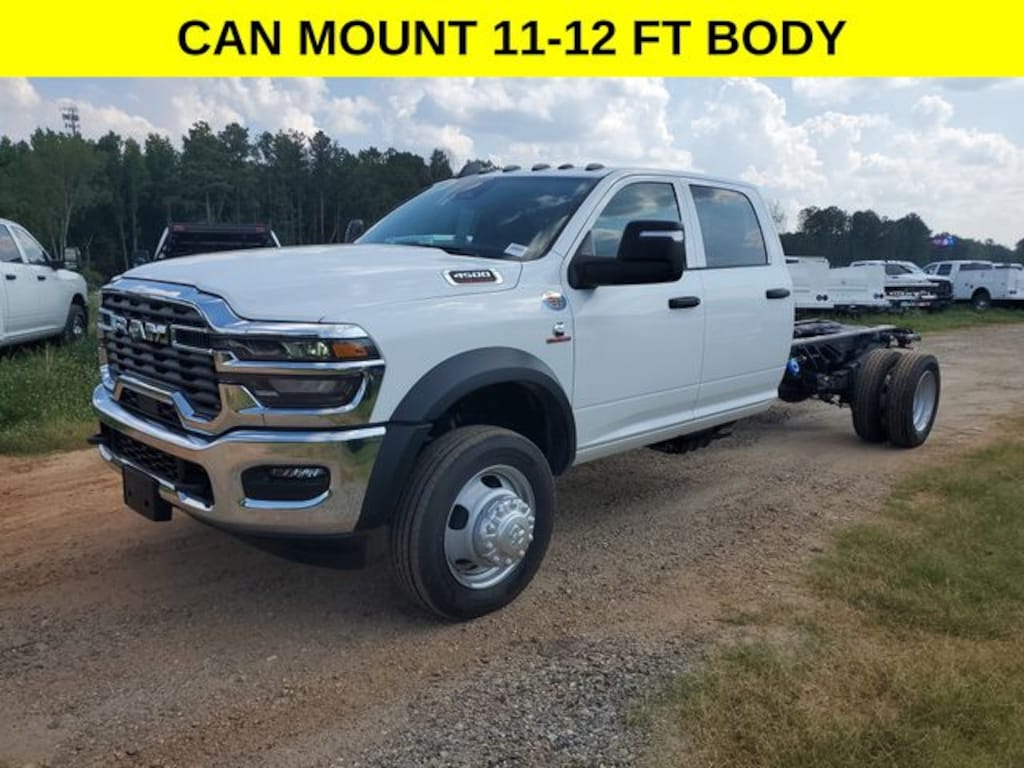 New 2025 Ram 4500 Chassis Cab 4500 TRADESMAN CHASSIS CREW CAB 4X4 84' CA Pickup