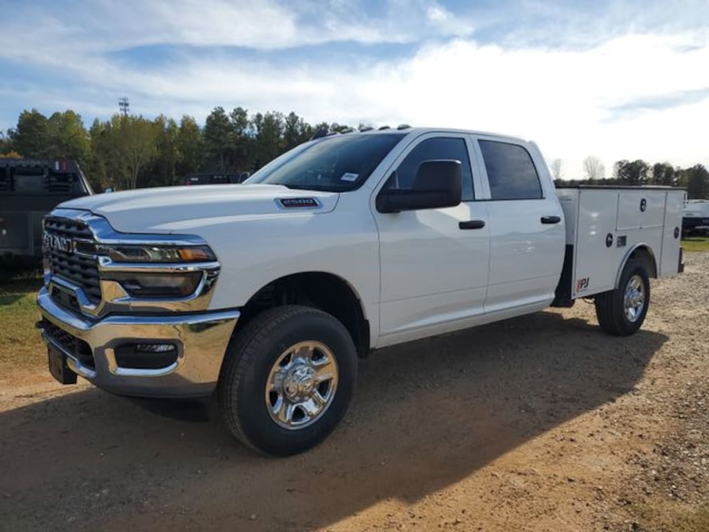 New 2025 Ram 2500 TRADESMAN CREW CAB 4X4 8' BOX Pickup