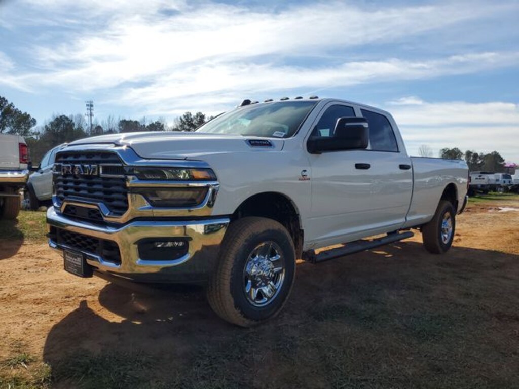 New 2026 Ram 2500 TRADESMAN CREW CAB 4X4 8' BOX Pickup
