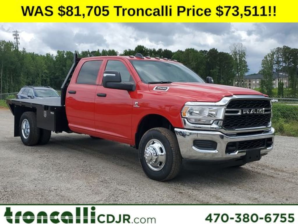 New 2024 Ram 3500 Chassis Cab 3500 TRADESMAN CREW CAB CHASSIS 4X4 60' CA Pickup