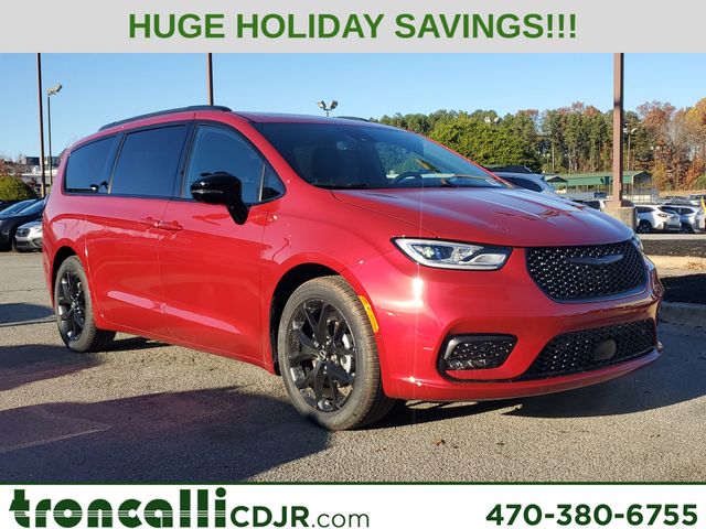 2026 Chrysler Pacifica Limited's photo