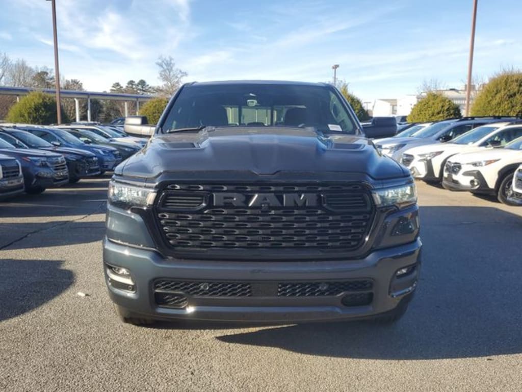 New 2026 Ram 1500 EXPRESS CREW CAB 4X4 5'7 BOX Pickup