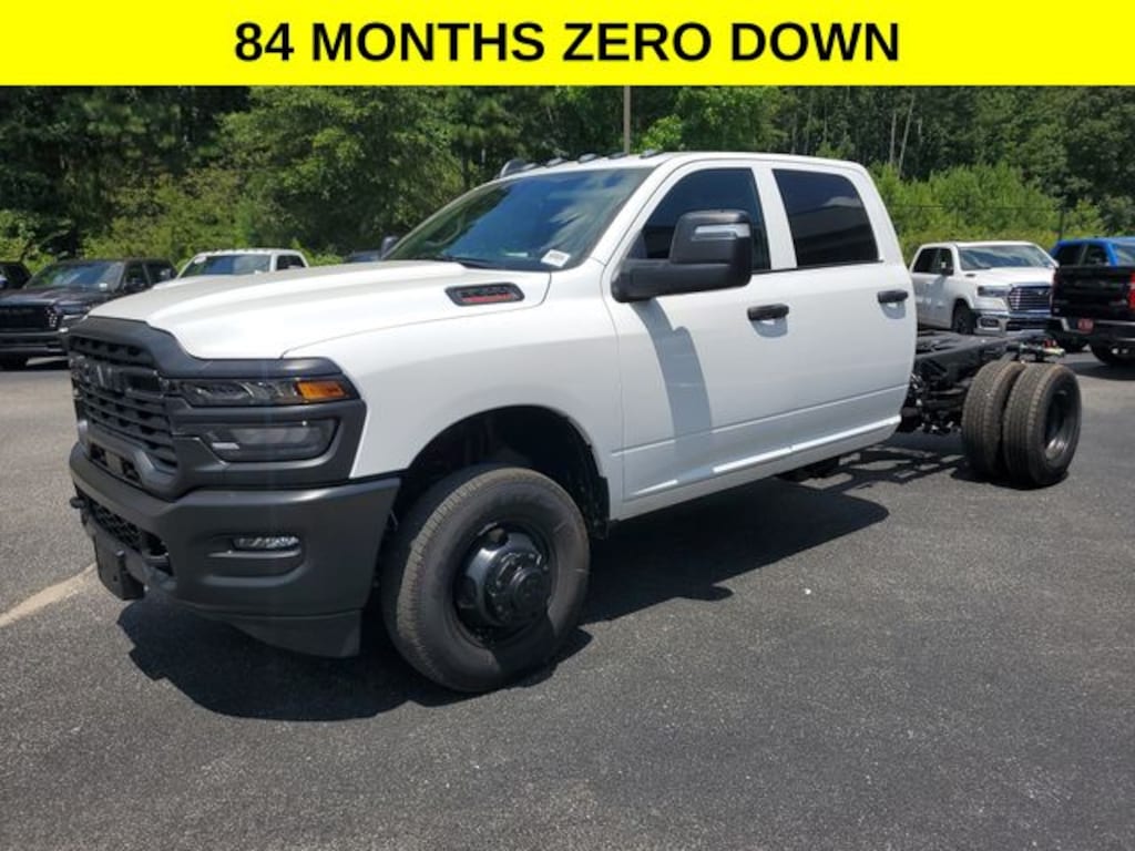 New 2025 Ram 3500 Chassis Cab 3500 TRADESMAN CREW CAB CHASSIS 4X4 60' CA Pickup
