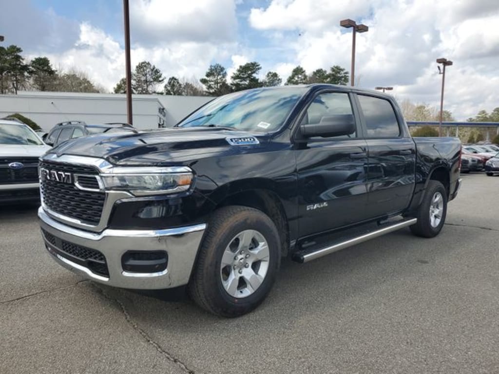 New 2026 Ram 1500 TRADESMAN CREW CAB 4X4 5'7 BOX Pickup