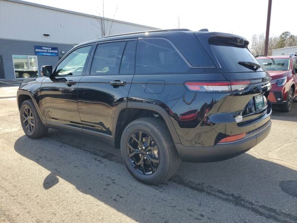 New 2026 Jeep Grand Cherokee LAREDO ALTITUDE 4X4 Sport Utility