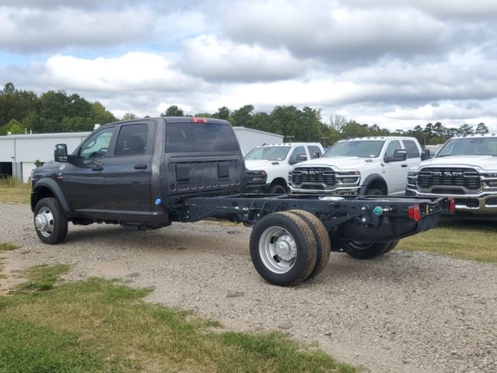 New 2025 Ram 5500 Chassis Cab 5500 TRADESMAN CHASSIS CREW CAB 4X4 84' CA Pickup