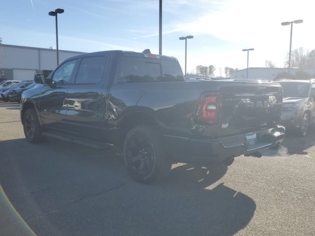 New 2026 Ram 1500 EXPRESS CREW CAB 4X4 5'7 BOX Pickup