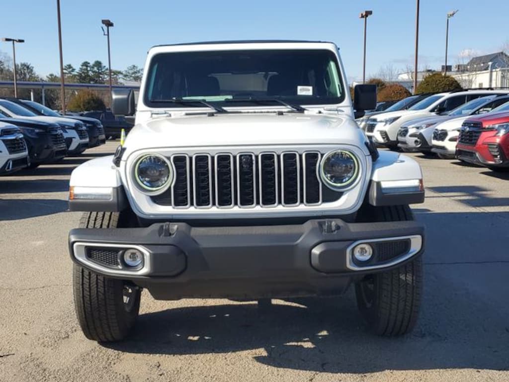 New 2026 Jeep Wrangler 4-DOOR SAHARA Sport Utility