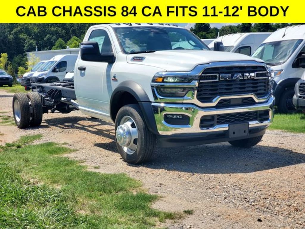 New 2026 Ram 5500 Chassis Cab TRADESMAN REGULAR 4X2 84' CA Pickup
