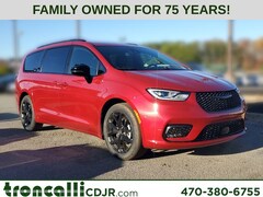 2026 Chrysler Pacifica LIMITED Passenger Van