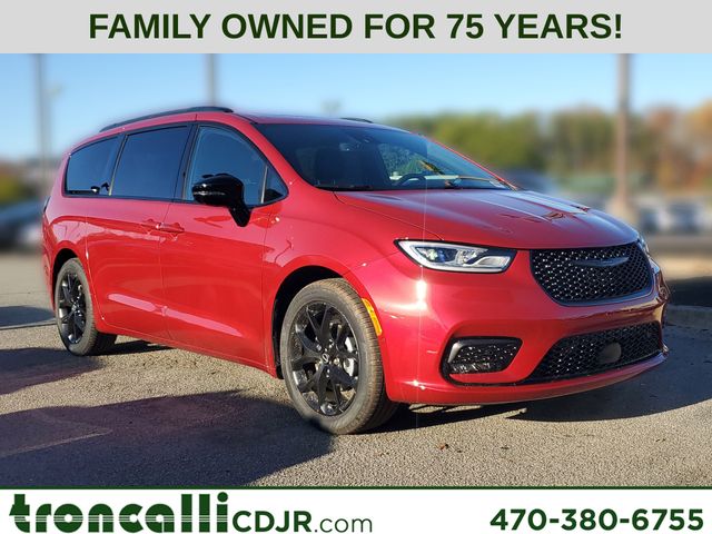Red Hot Pearlcoat 2026 Chrysler Pacifica Minivan Front-Wheel Drive 9-Speed Automatic