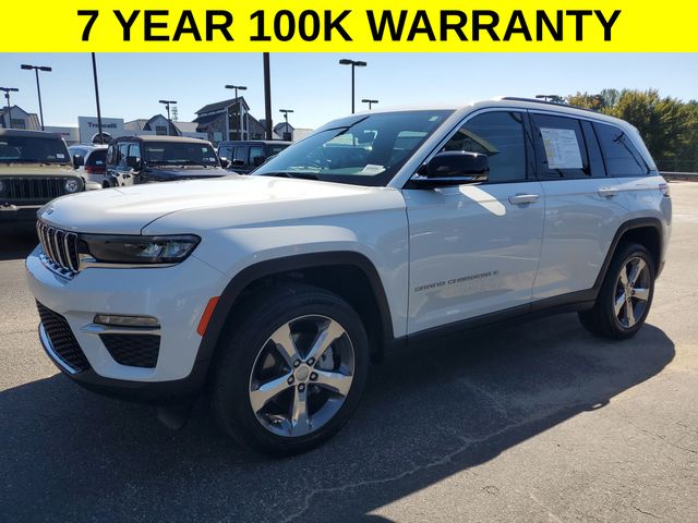 2025 Jeep Grand Cherokee Limited photo 3