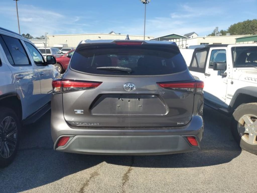 Used 2022 Toyota Highlander XLE SUV