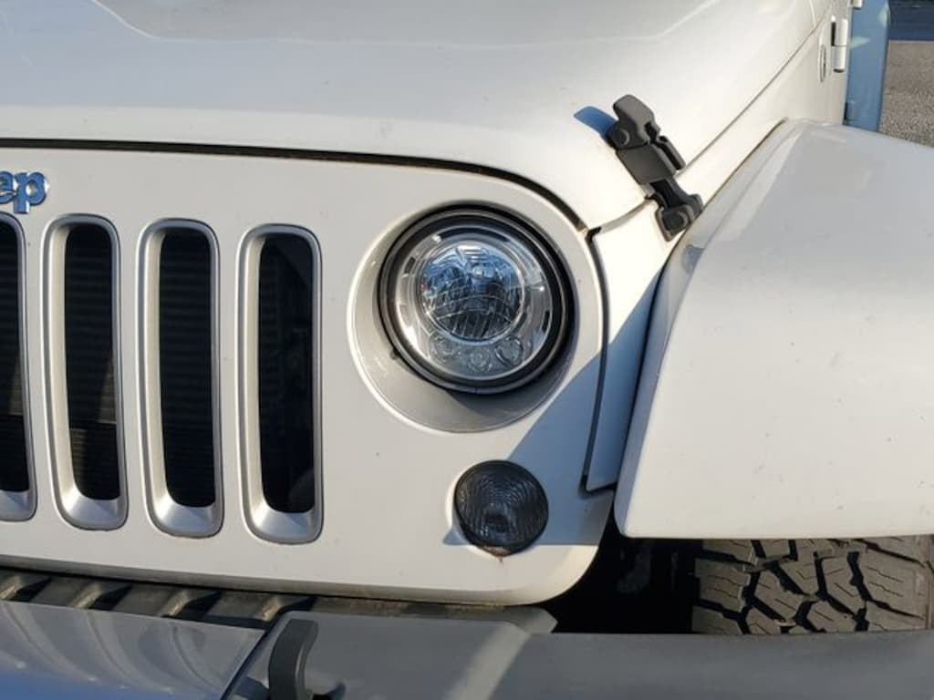 Used 2017 Jeep Wrangler Unlimited Sahara SUV