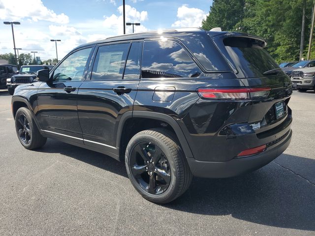 2025 Jeep Grand Cherokee Limited photo 4