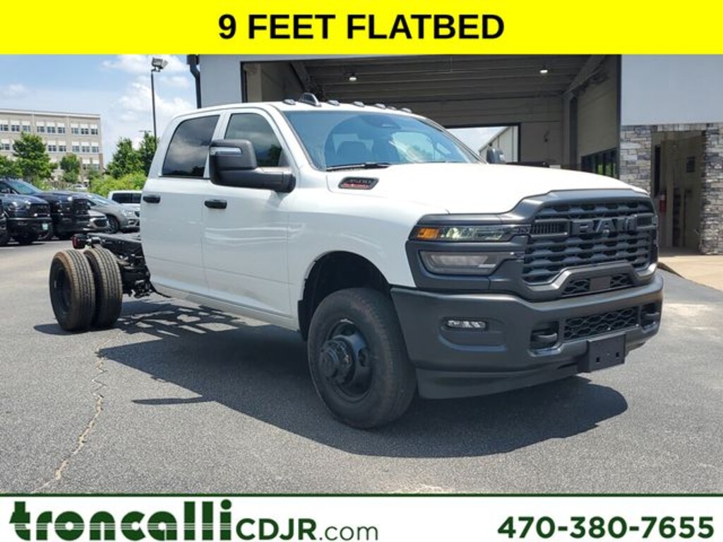 New 2025 Ram 3500 Chassis Cab 3500 TRADESMAN CREW CAB CHASSIS 4X4 60' CA Pickup