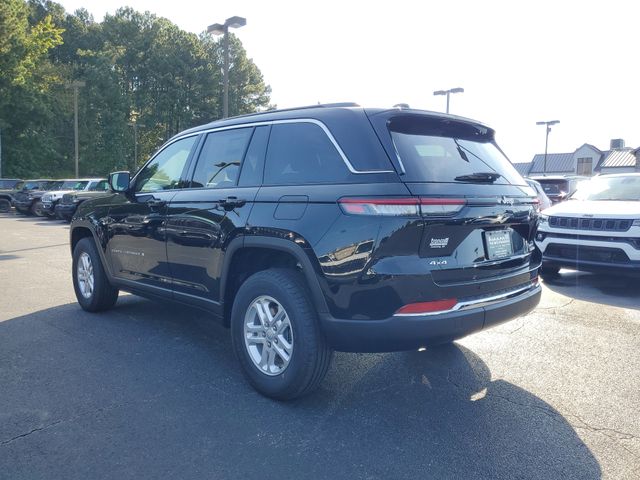 2025 Jeep Grand Cherokee Laredo photo 2