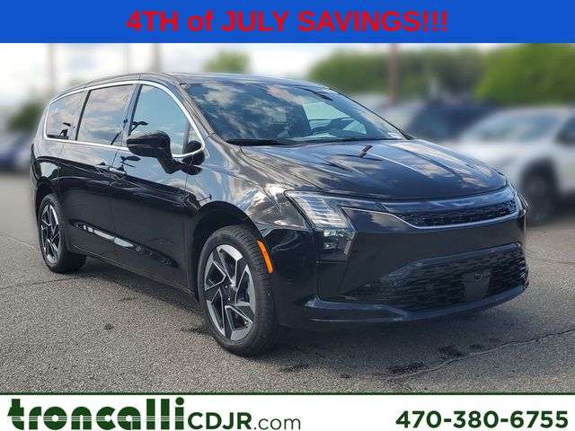2027 Chrysler Pacifica Limited AWD's photo
