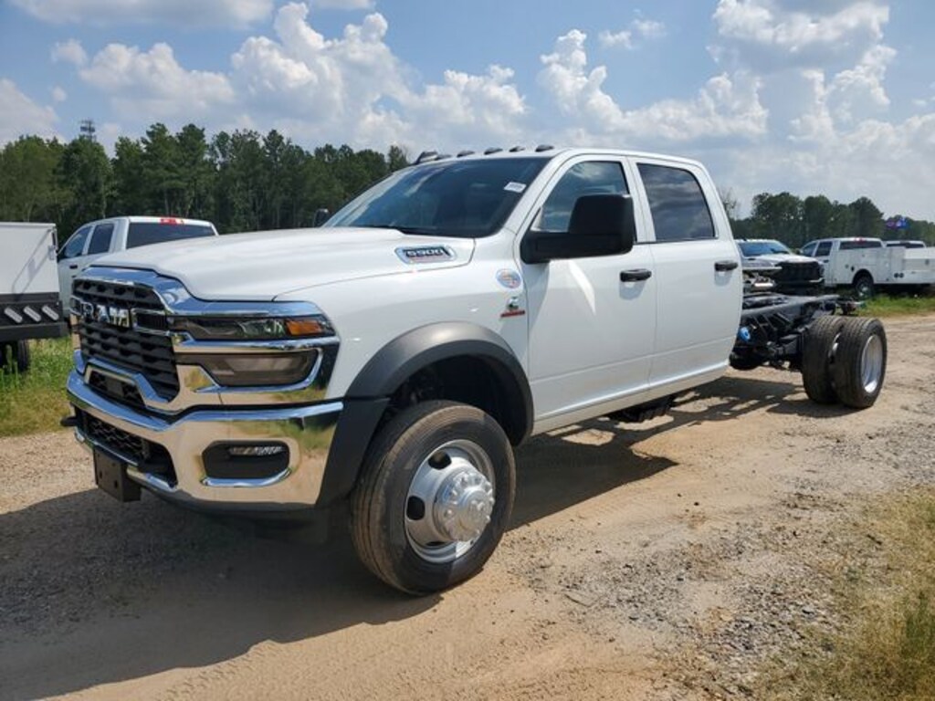 New 2025 Ram 5500 Chassis Cab 5500 TRADESMAN CHASSIS CREW CAB 4X4 84' CA Pickup