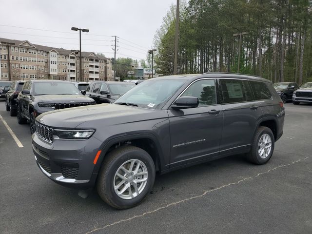 2025 Jeep Grand Cherokee Laredo photo 3