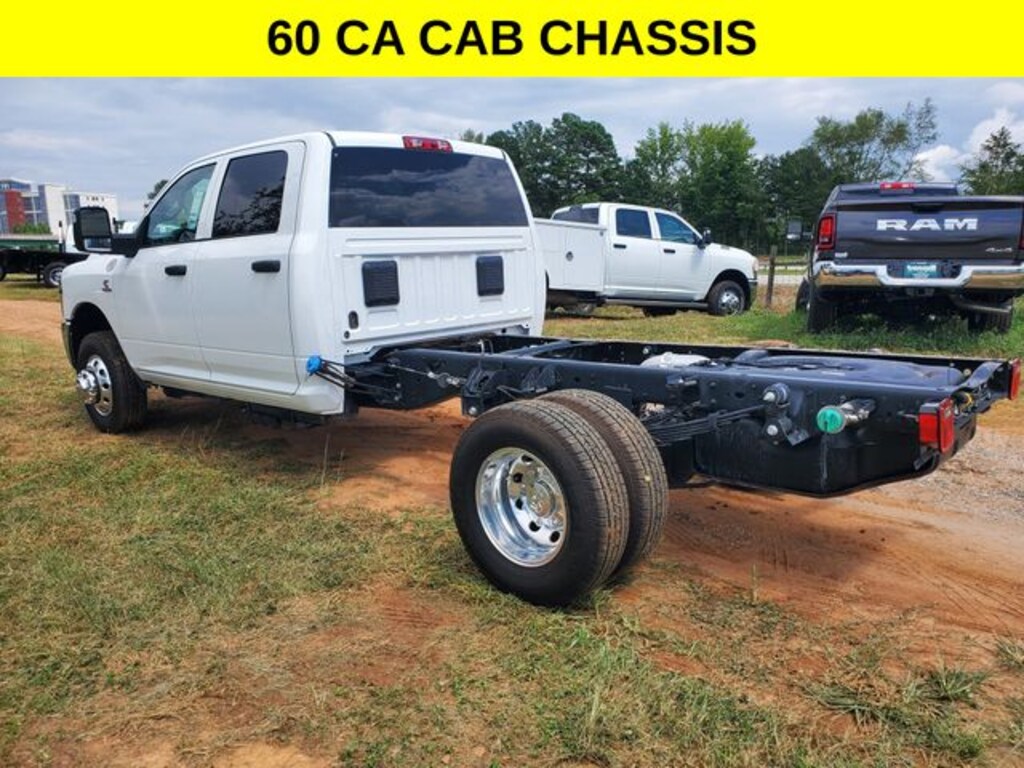 New 2025 Ram 3500 Chassis Cab 3500 TRADESMAN CREW CAB CHASSIS 4X4 60' CA Pickup