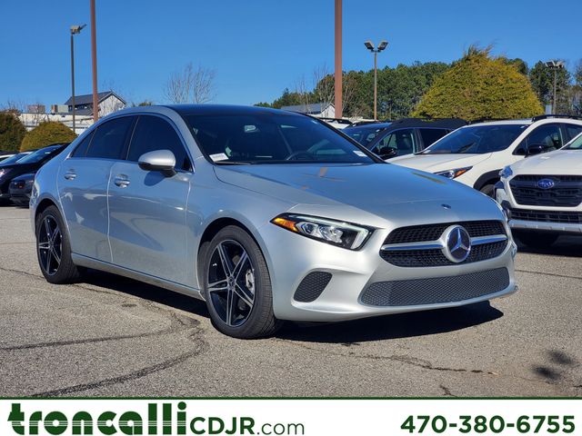 2022 Mercedes-Benz A-Class A220's photo