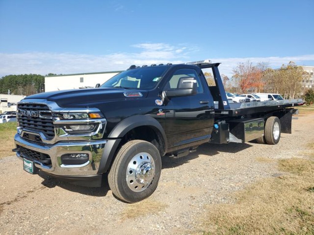 New 2026 Ram 5500 Chassis Cab TRADESMAN REGULAR 4X2 120' CA Pickup
