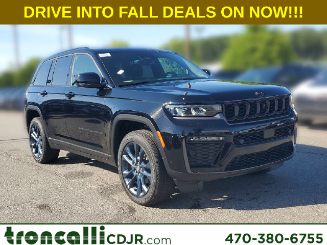 Diamond Black Crystal Pearlcoat 2026 Jeep Grand Cherokee SUV / Crossover Four-Wheel Drive 8-Speed Automatic