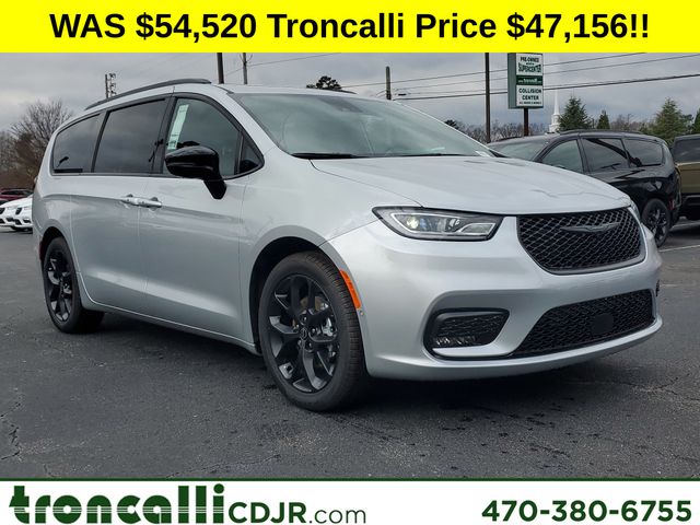 2026 Chrysler Pacifica Limited's photo