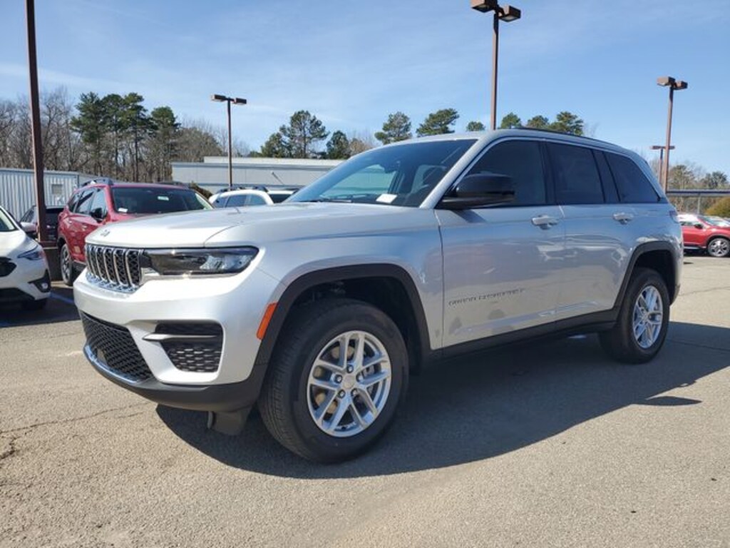 New 2026 Jeep Grand Cherokee LAREDO 4X2 Sport Utility