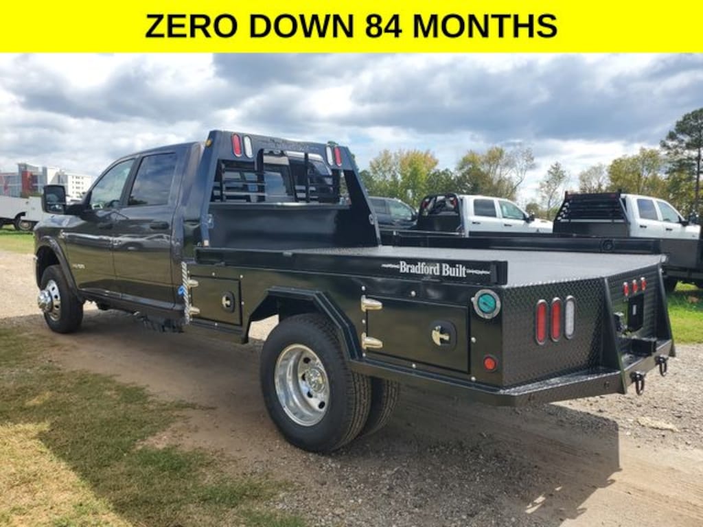 New 2025 Ram 3500 Chassis Cab 3500 BIG HORN CREW CAB CHASSIS 4X4 60' CA Pickup