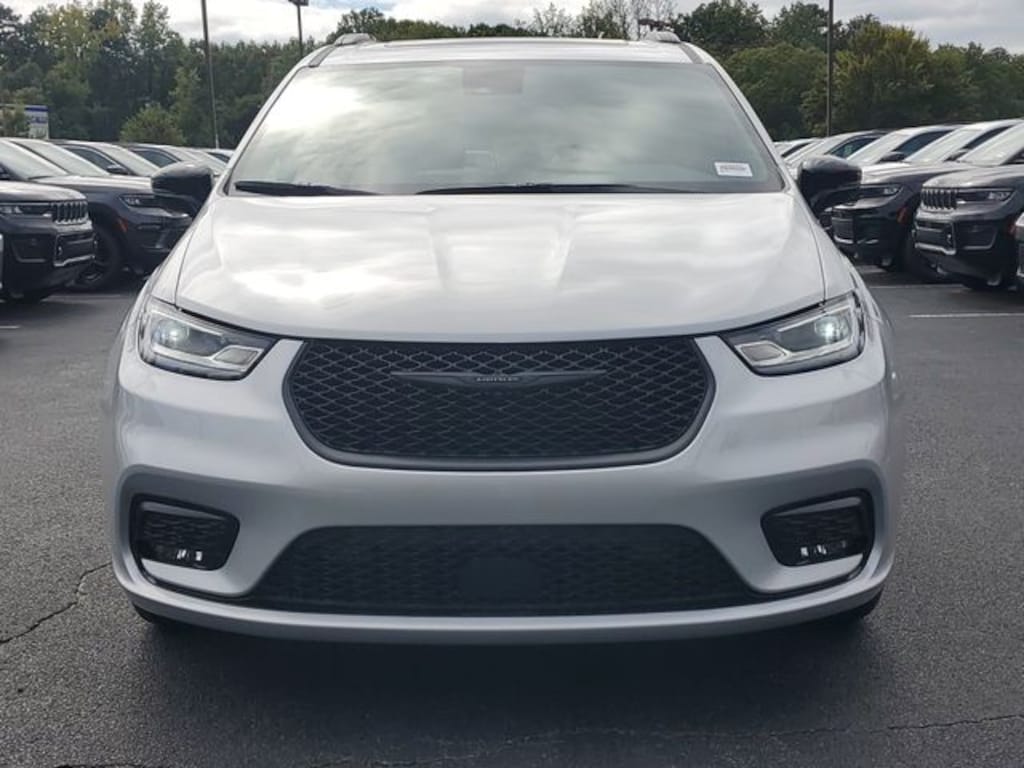 New 2026 Chrysler Pacifica LIMITED Passenger Van