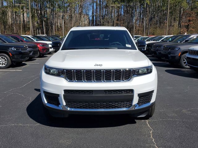 2025 Jeep Grand Cherokee Laredo X photo 2