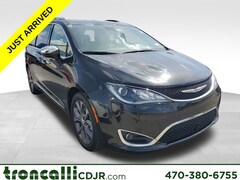 Certified Used 2017 Chrysler Pacifica Limited Minivan/Van in Cumming GA