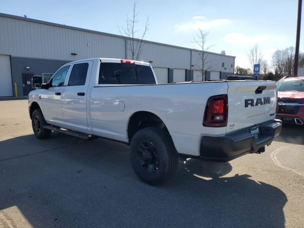 New 2026 Ram 3500 TRADESMAN CREW CAB 4X4 8' BOX Pickup