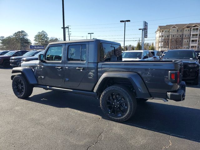 2025 Jeep Gladiator photo 3