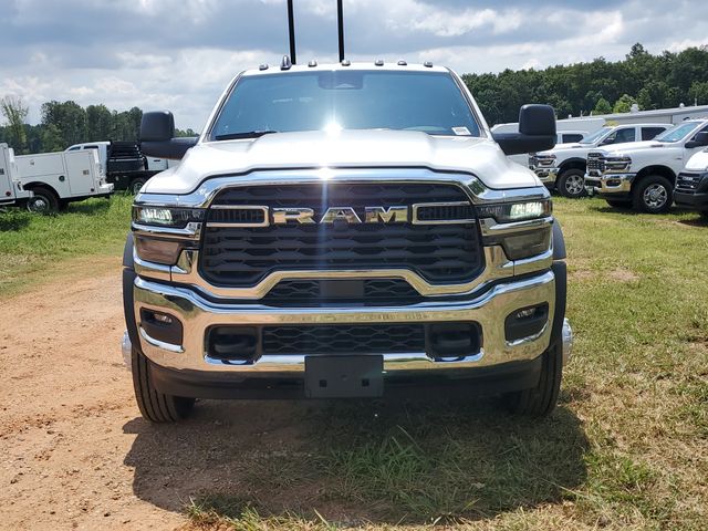2025 Ram 5500 Tradesman photo 2
