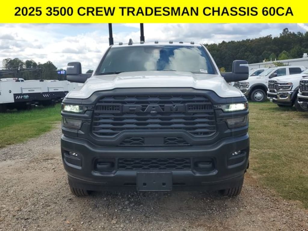 New 2025 Ram 3500 Chassis Cab 3500 TRADESMAN CREW CAB CHASSIS 4X4 60' CA Pickup
