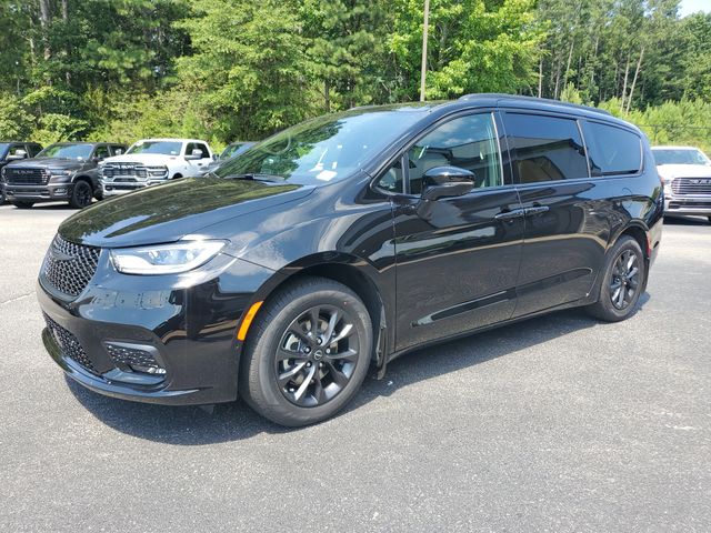 2025 Chrysler Pacifica photo 2