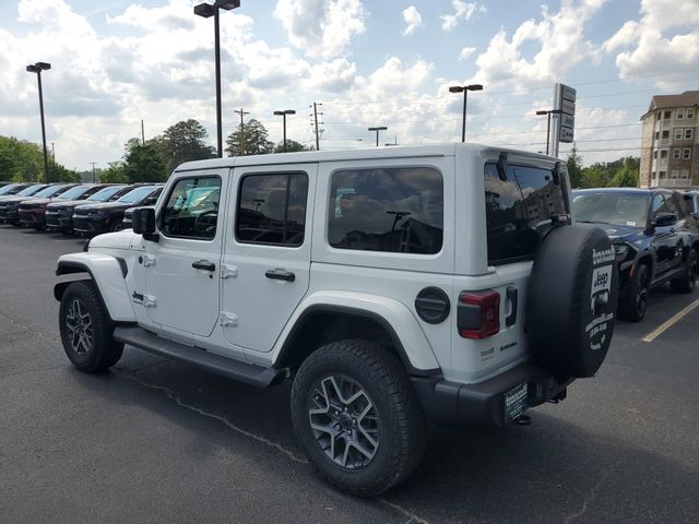 2025 Jeep Wrangler Sahara photo 4