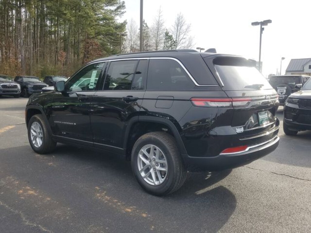 New 2025 Jeep Grand Cherokee LAREDO 4X2 Sport Utility