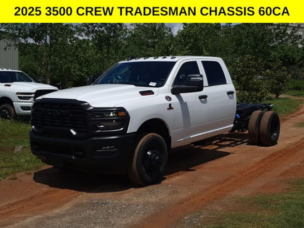 New 2025 Ram 3500 Chassis Cab 3500 TRADESMAN CREW CAB CHASSIS 4X4 60' CA Pickup