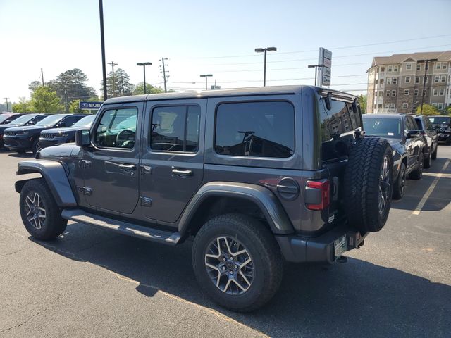 2025 Jeep Wrangler Sahara photo 4