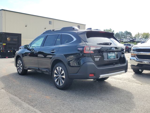 2025 Subaru Outback Touring XT photo 3