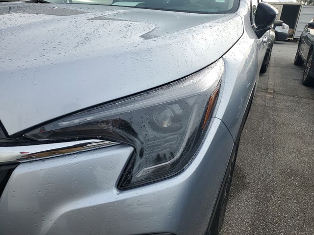 2025 Subaru Ascent Touring photo 3