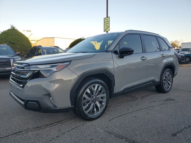 2025 Subaru Forester Touring photo 2