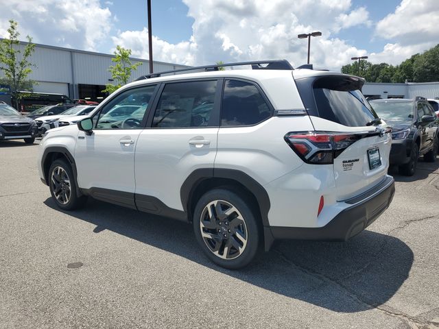 2025 Subaru Forester Premium photo 4