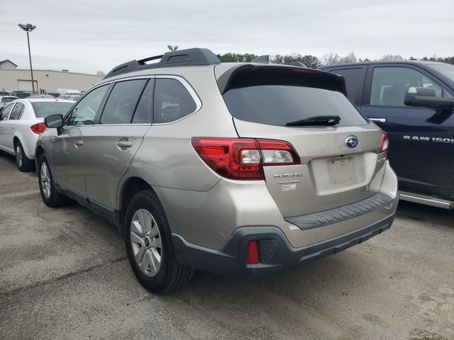 2019 Subaru Outback 2.5i Premium photo 2